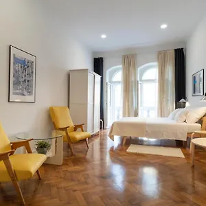 Apartment Mimi Carera & 